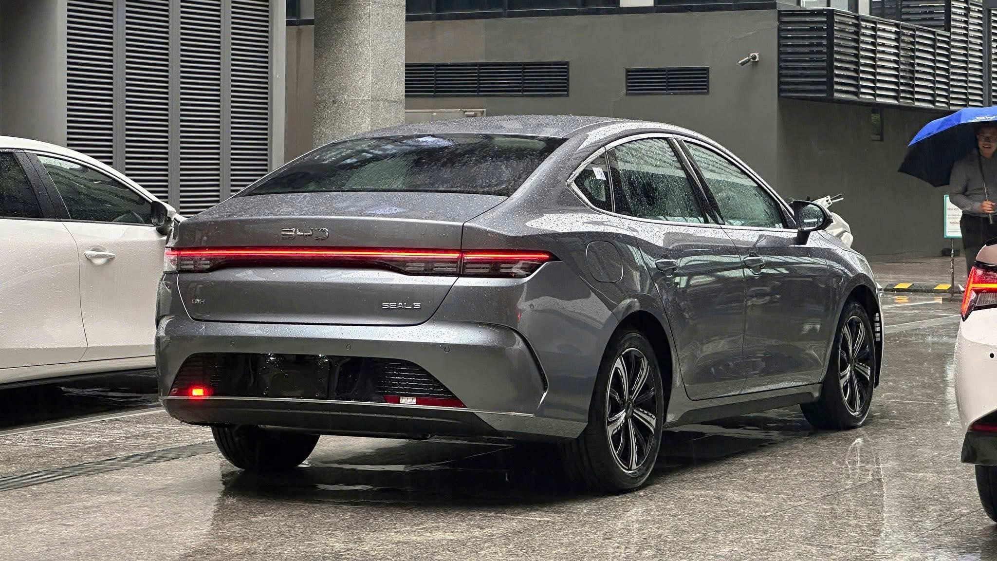 ngoại thất byd seal 5 dm-i (8)